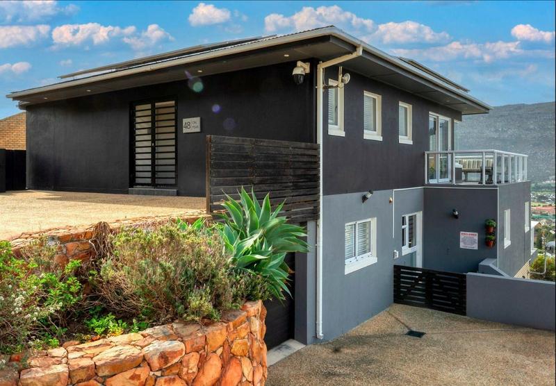 5 Bedroom Property for Sale in Fish Hoek Western Cape